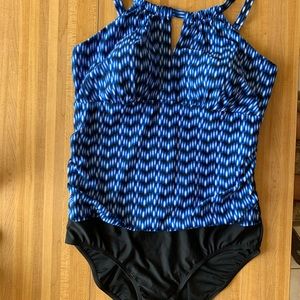 NEW One pieces Swimsuit Big Bust Body 20 W (2 X)